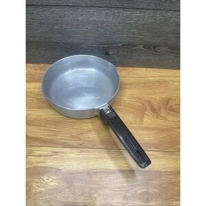 Aluminum Saucepan with Black Handle